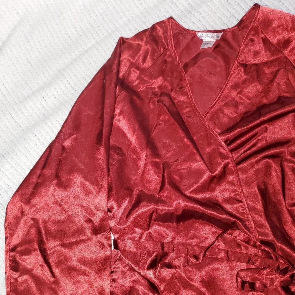 Fancy Feminine Secret Red Robe Medium - Picture 4 of 12